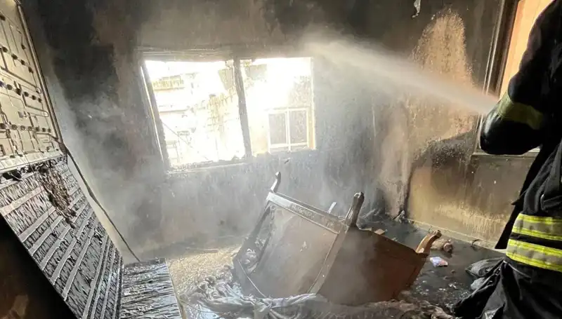 Mersin'de Apartman Dairesinde Çıkan Yangın Panik Yaşattı
