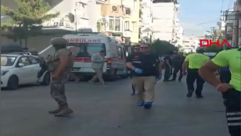 İzmir'de Karakola Silahlı Saldırı: İki Polisi Şehit Etti