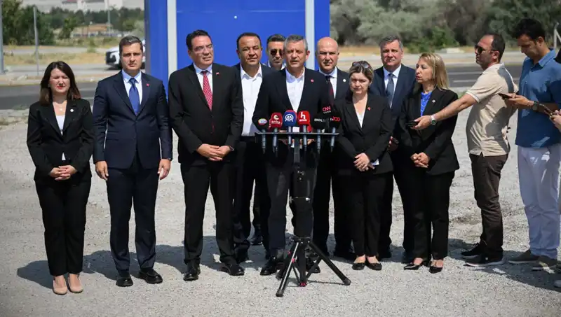 Özgür Özel TUSAŞ’ı Ziyaret Etti: Yerli Savunma Sanayiinde Gurur Dolu Anlar
