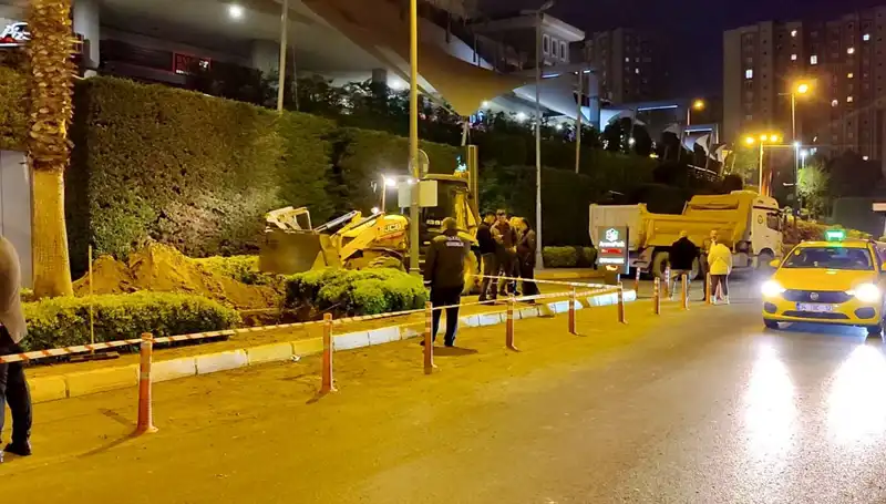 Küçükçekmece’de Doğal Gaz Borusu Patladı: Korku Dolu Anlar