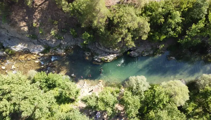 Adana'nın Sıcakları Bunalttı, Yaylacılar Doğal Sularla Serinliyor!