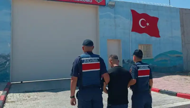 Afyon'da Uyuşturucu ve Hırsızlık Şebekesi Çökertildi: 9 Zat Yakalandı
