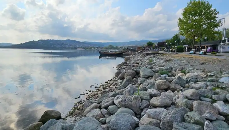Sapanca Gölü'ndeki Su Seviyesi Krizi: Çevresel Etkiler ve Çözüm Arayışları