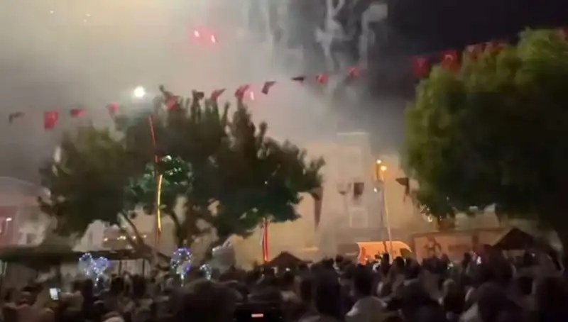 Havai Fişek Gösterisi Sonrası Hastaneye Kaldırılanlar: Ne Oldu?