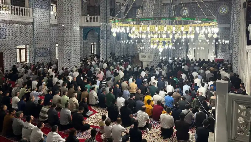 Iğdır’da Tarihi An: İlk Bayram Namazı Coşkuyla Kılındı