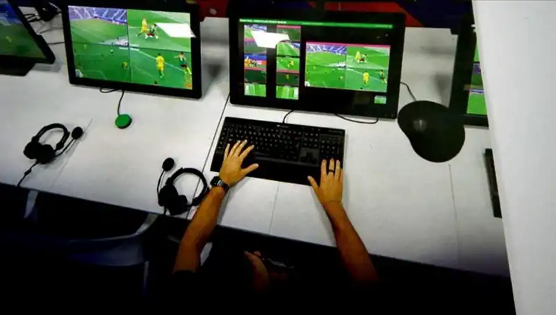 İtalya'da VAR Uygulaması: Ekranda Canlı İzleme Dönemi Başlıyor!