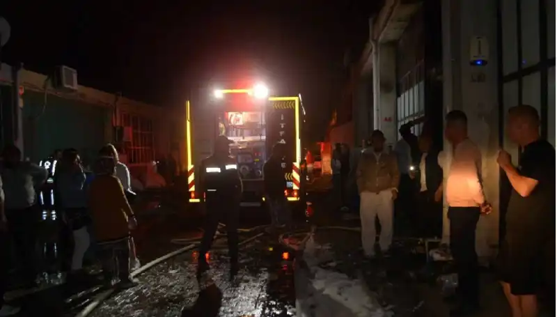 Gözlük Fabrikasında Çıkan Yangın, Cesur Ekipler Tarafından Kontrol Altına Alındı