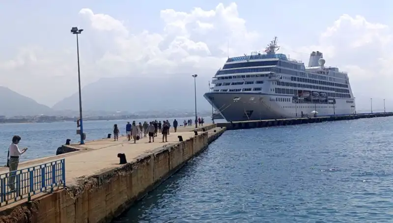 ABD'li Turistlerin Alanya Kruvaziyeri: Eşsiz Deneyimler ve Keşifler