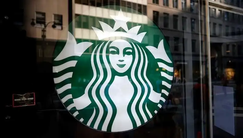 Starbucks'ta Küresel Satışlar Düşüşte: Ekonomik Zorluklar mı Etkili?