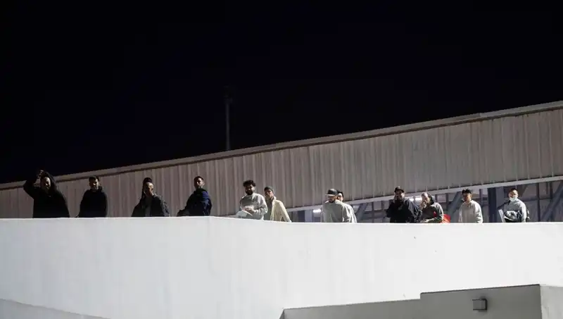 Düzensiz Göçmen Operasyonları: İki İlde Yakalanan Göçmenler Dikkat Çekti