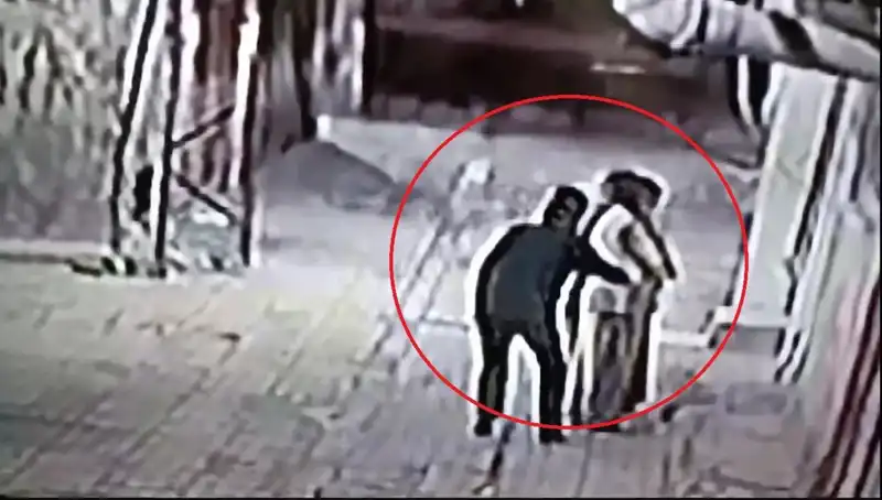 İki Yüzlü Operasyon: Polisler Pazarcı ve Simitçi Kılığına Girdi!