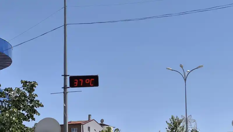 Yazın Sıcak Rekorları: İlçede Termometreler 38 Dereceyi Geçti!