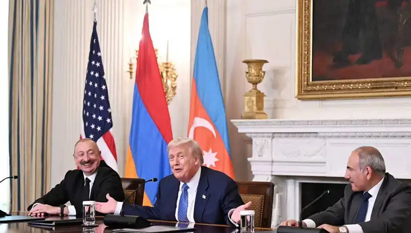 Aliyev'den Ermenistan'a Anayasa Çağrısı: Zaman Kaybetmemek İçin Sorumluluk Alınmalı