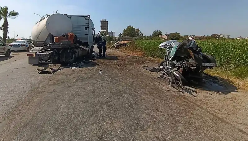 Adana'da Tankerle Otomobil ve Kamyon Çarpıştı: Kaza Anı Gözler Önünde