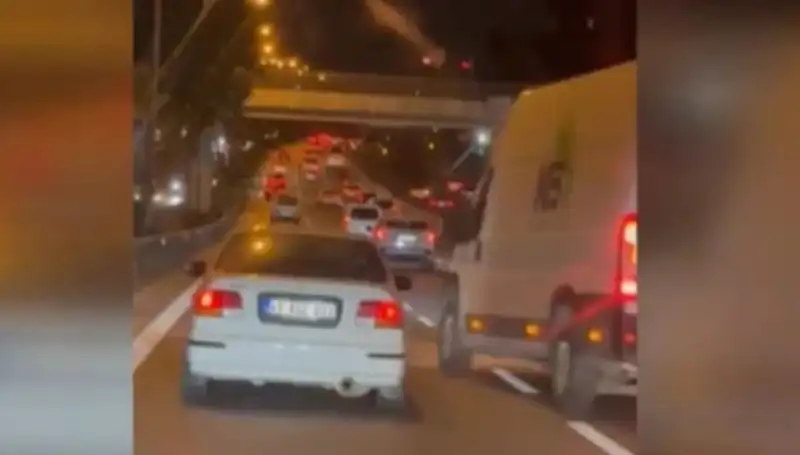 Tuzla'da Makas Terörü: Sürücünün Korkunç Çarpması Sonrası Tutuklanması