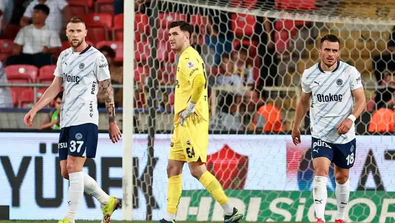Fenerbahçe'nin Şampiyonluk Hayalleri Suya Düştü: Darmadağın Edildi!
