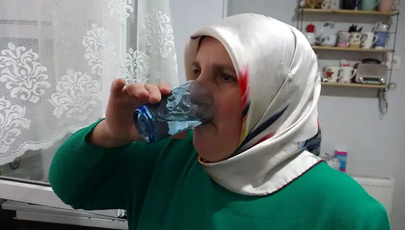 Nisan Yağmurlarını Şifa Niyetine İçen Kadın: 30 Yıldır Uyguladığı Gelenek