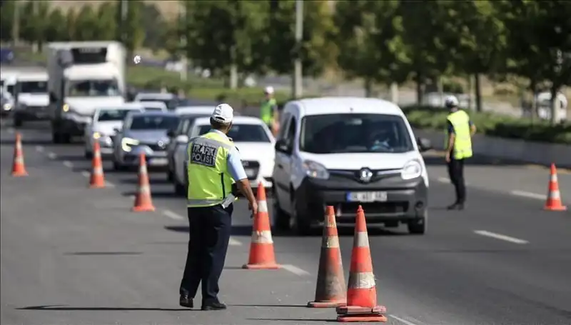 Konvoylar Tüneli Kapatarak Trafiği Felç Etti: Olayın Ardındaki Gerçekler