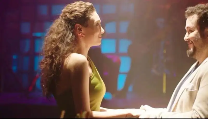 Her Şey Aşk İçin: İzleyiciyle Buluşan Flim Kadrosu ve Hikayesi