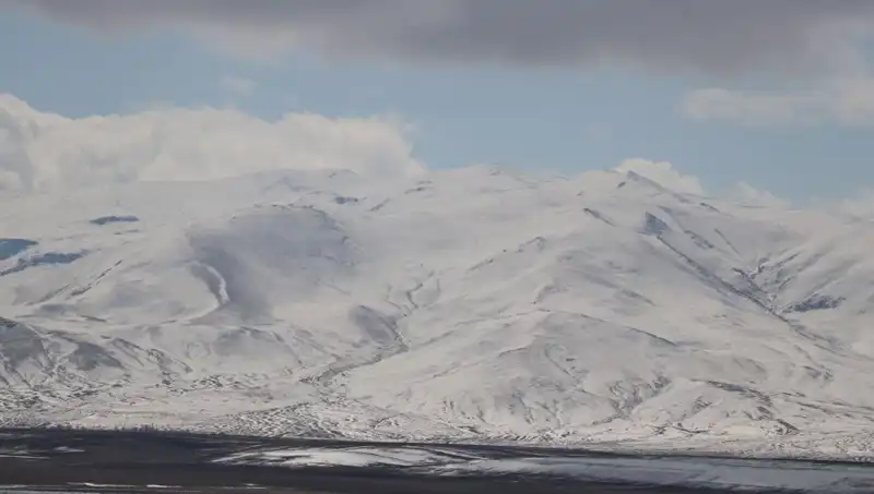 Soğuk Hava ve Kar Yağışı: 4 İlde Hayat Durdurdu