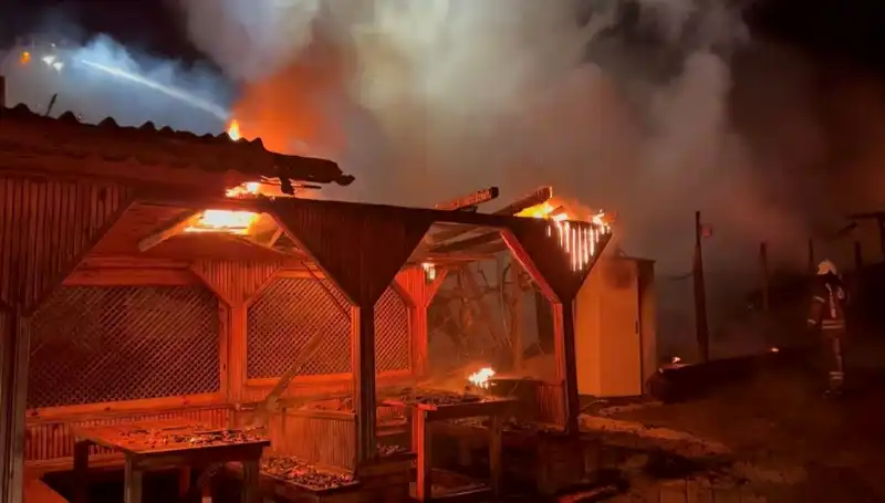 Şile'de Altı Gözleme Restoranı Alev Alev Yandı: Yangının Sebebi Ne?