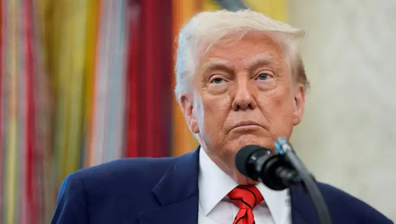 Trump G7 Zirvesini Neden Erken Terketti? Acil Toplantının Arkasındaki Gizem!