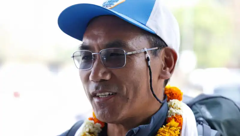 Everest Adam Rekorunu Kırarak Yeni Bir Efsane Yaratıyor